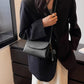 High end mote crossbody-veske for kvinner med elefantanheng