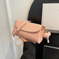 High end mote crossbody-veske for kvinner med elefantanheng