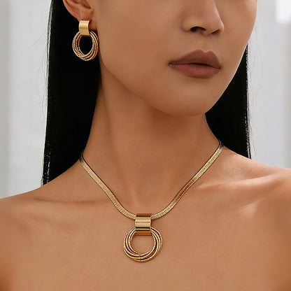 ✨💛 Conjunto de joias geométricas banhado a ouro – colar e brincos elegantes