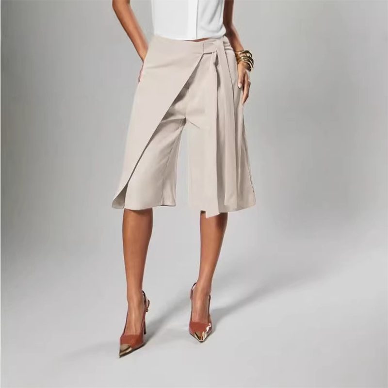 👖✨ Calça pantacourt de cintura alta com caimento elegante que alonga e valoriza a silhueta
